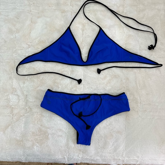 Lululemon bikini 6 & 8 - Picture 2 of 4
